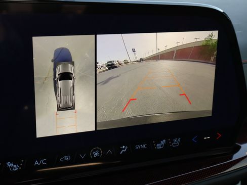 New 2026 Chevrolet Traverse RS w/ LPO, Floor Liner Package image 4