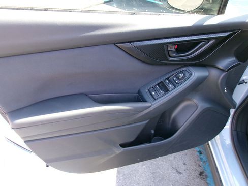 Used 2019 Subaru Crosstrek 2.0i Premium image 12