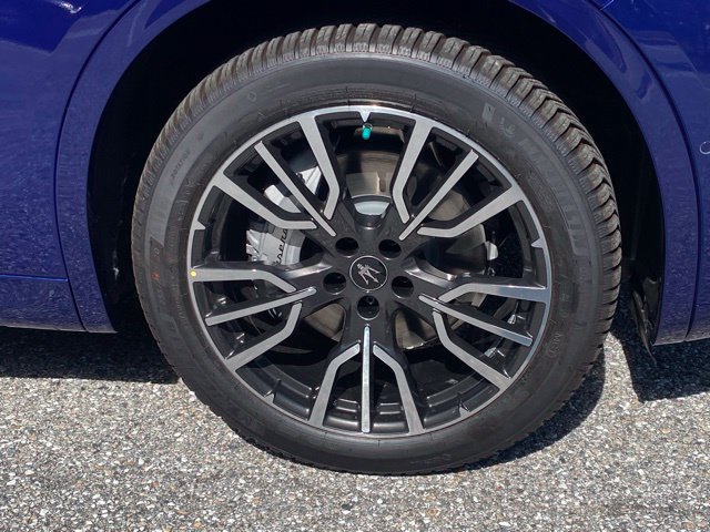 Used 2025 Maserati Grecale GT AWD/4WD image 12