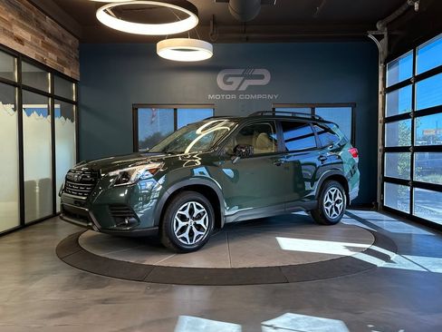 Used 2024 Subaru Forester Premium AWD/4WD image 7
