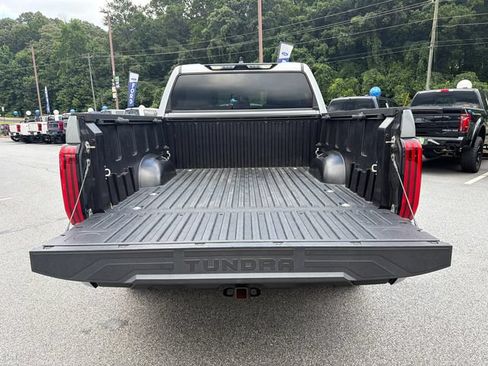 Used 2022 Toyota Tundra SR5 w/ SR5 Convenience Package AWD/4WD image 20