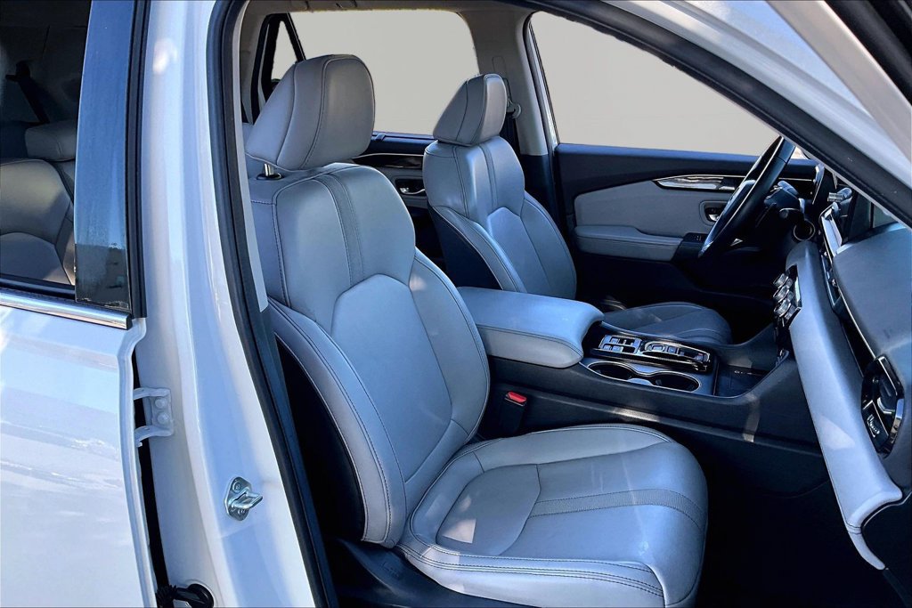 Used 2024 Honda Pilot Touring image 23