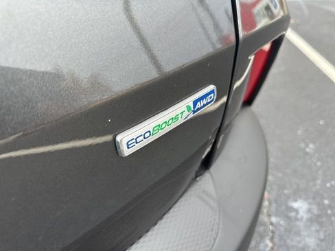 Used 2020 Ford Escape SE image 31