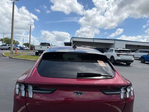 Used 2025 Ford Mustang Mach-E Premium image 7