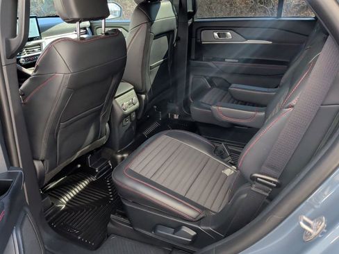 Certified 2025 Ford Explorer ST-Line image 11