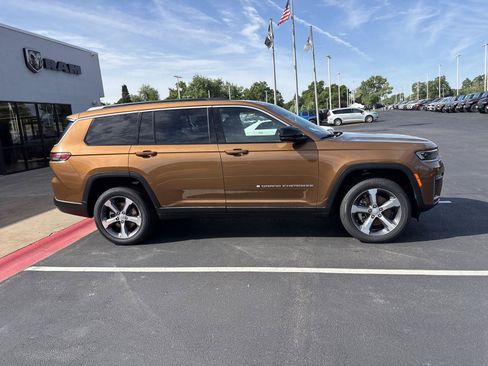 New 2026 Jeep Grand Cherokee L Limited AWD/4WD image 6