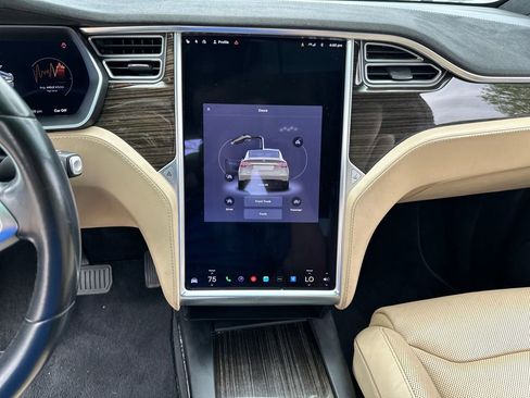 Used 2016 Tesla Model X 75D AWD/4WD image 23