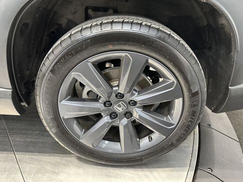 Certified 2025 Honda Pilot Sport image 10