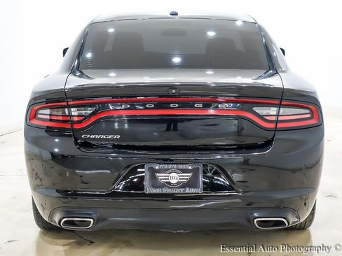 Used 2020 Dodge Charger SXT w/ Leather Interior Group image 7