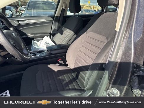 Used 2020 Ford Fusion SE image 19