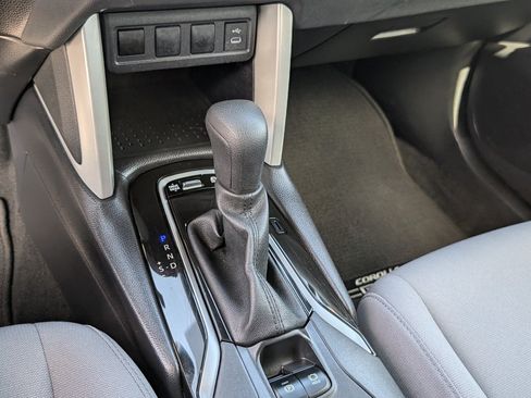 Used 2025 Toyota Corolla Cross AWD Hybrid image 16