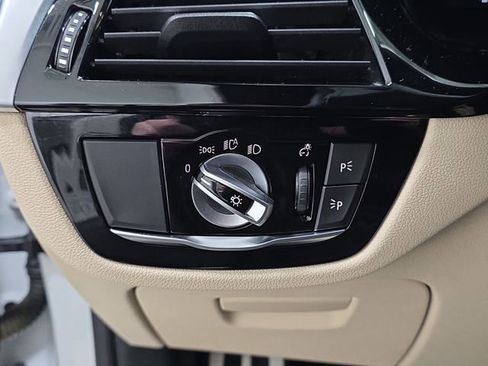 Certified 2022 BMW 540i xDrive w/ M Sport Package image 23