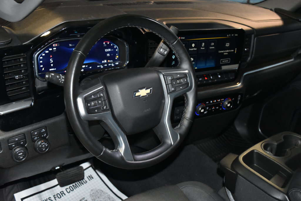 Used 2025 Chevrolet Silverado 2500 LT AWD/4WD image 2