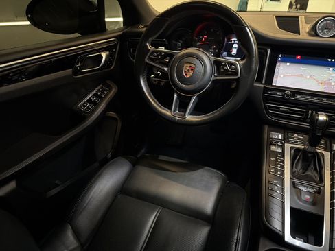 Used 2020 Porsche Macan AWD/4WD image 29
