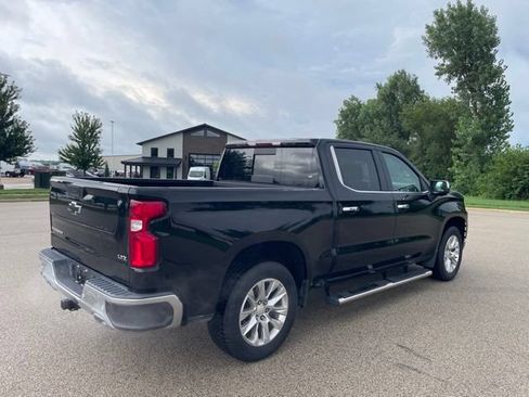Used 2022 Chevrolet Silverado 1500 LTZ AWD/4WD image 3