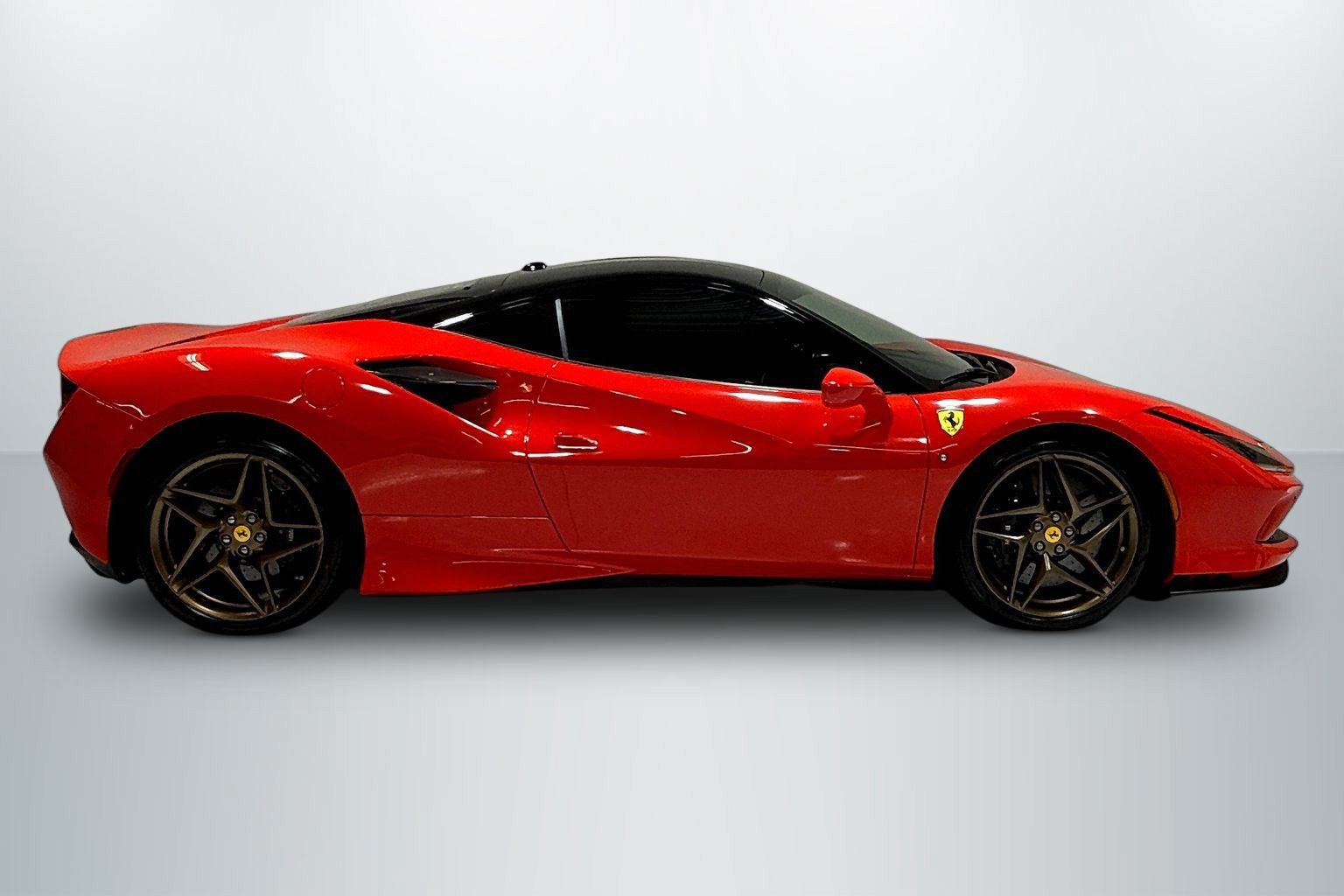 Used 2020 Ferrari F8 Tributo RWD image 4