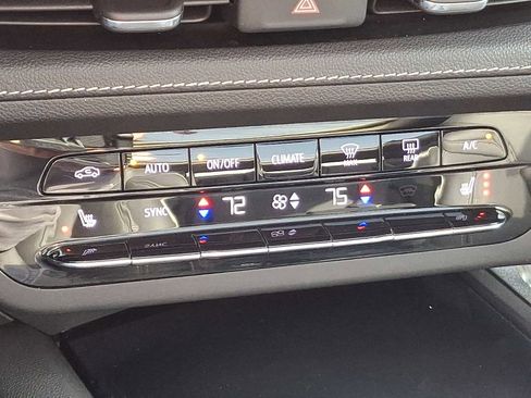 Certified 2022 Buick Envision Essence w/ Technology Package I image 18