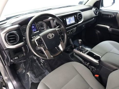 Used 2019 Toyota Tacoma SR5 AWD/4WD image 11
