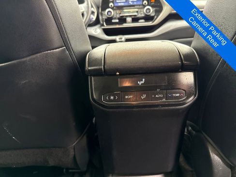 Used 2022 Toyota Highlander XLE image 13