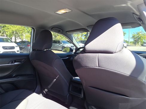 Used 2022 Toyota Camry LE image 12