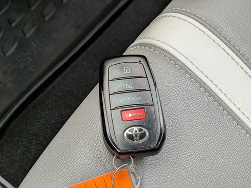 Used 2025 Toyota Camry SE FWD image 35