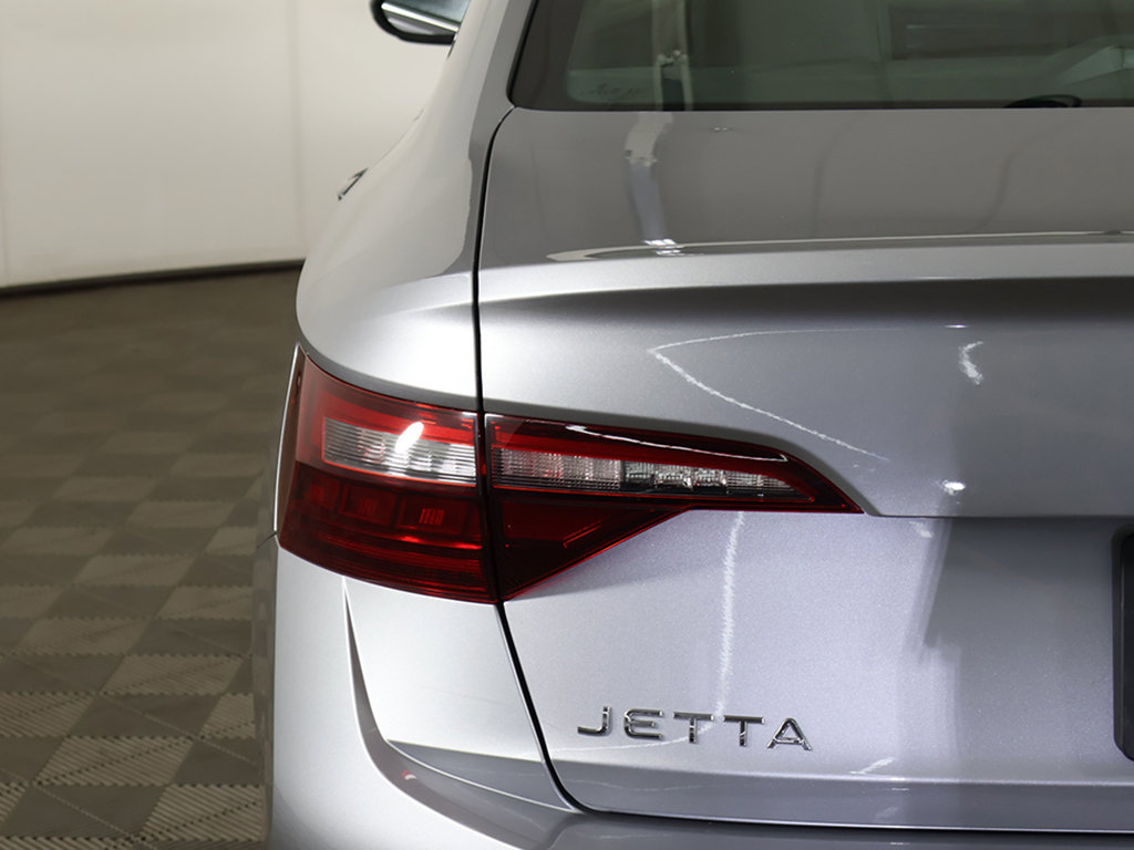 Used 2023 Volkswagen Jetta SE FWD image 14