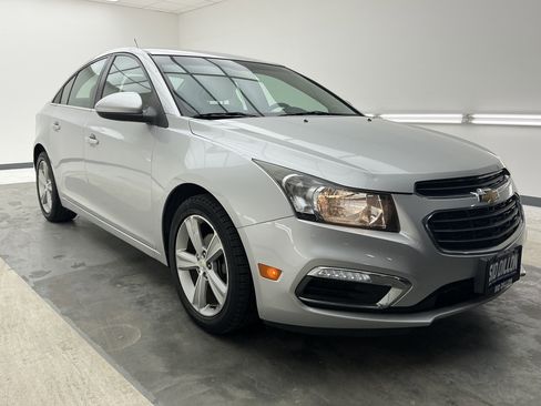 Used 2015 Chevrolet Cruze LT image 3