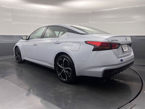 Used 2025 Nissan Altima 2.5 SR w/ SR Premium Package AWD/4WD image 28