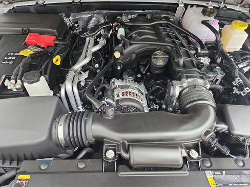 New 2025 Jeep Gladiator Sport image 25