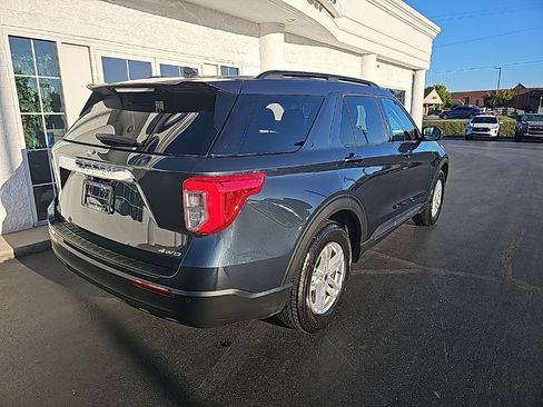 Used 2023 Ford Explorer XLT image 4