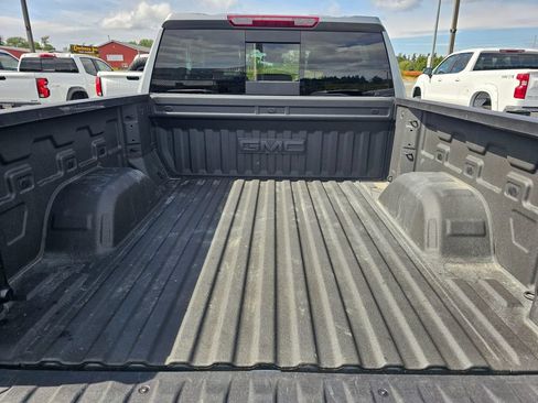 Used 2025 GMC Sierra 1500 SLT w/ SLT Convenience Package AWD/4WD image 15