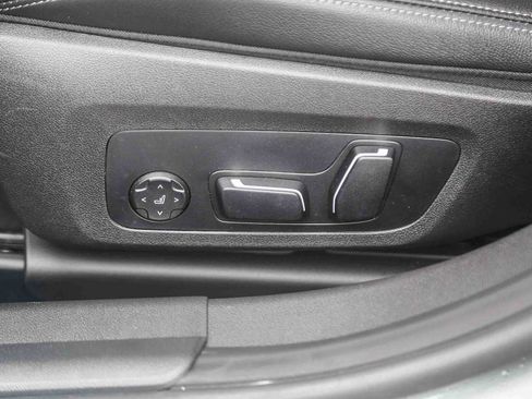 Used 2025 BMW 330i xDrive Sedan image 18