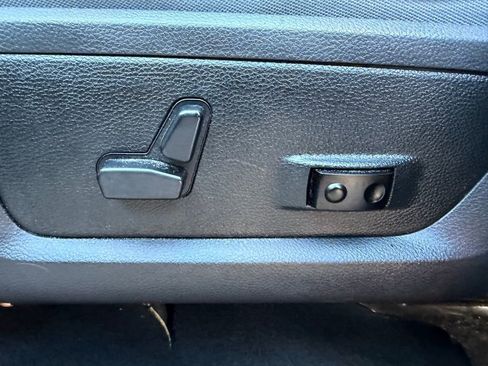 Used 2018 RAM 1500 Big Horn image 23