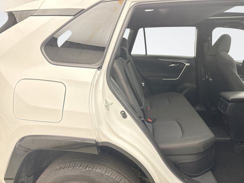 Used 2025 Toyota RAV4 SE w/ Weather & Moonroof Package AWD/4WD image 18