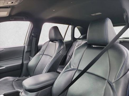 Used 2022 Toyota RAV4 SE image 12