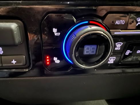 Certified 2022 Chevrolet Silverado 1500 LT image 40