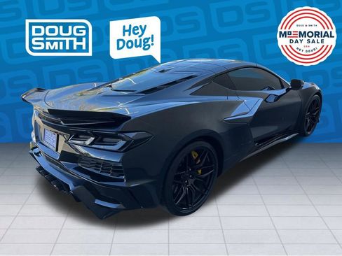 Used 2025 Chevrolet Corvette Z06 w/ Stealth Interior Trim Package RWD image 6