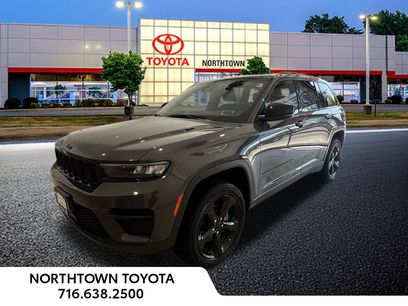 Used 2023 Jeep Grand Cherokee Altitude