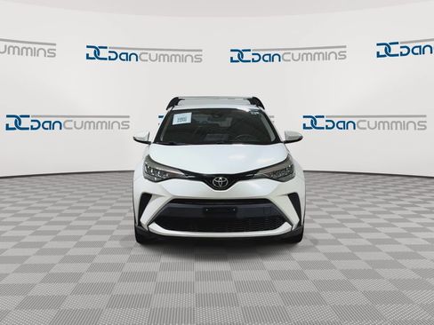 Used 2020 Toyota C-HR LE FWD image 3