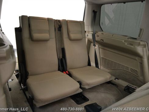 Used 2015 Land Rover LR4 HSE image 24