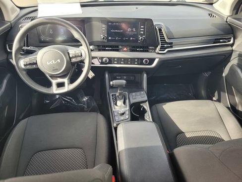 Used 2024 Kia Sportage LX image 16