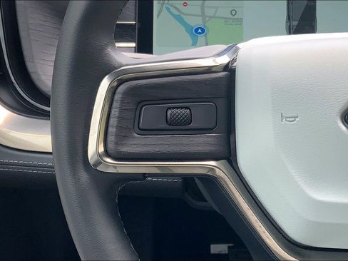 Used 2025 Rivian R1S Adventure AWD/4WD image 23
