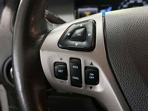 Used 2013 Ford Taurus SEL image 24