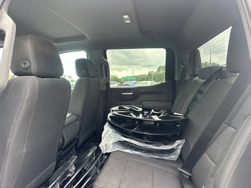 Used 2020 Chevrolet Silverado 1500 Custom w/ Custom Value Package AWD/4WD image 11