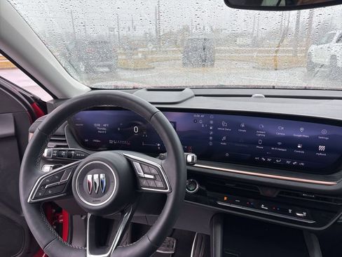 Used 2025 Buick Envision Sport Touring image 31