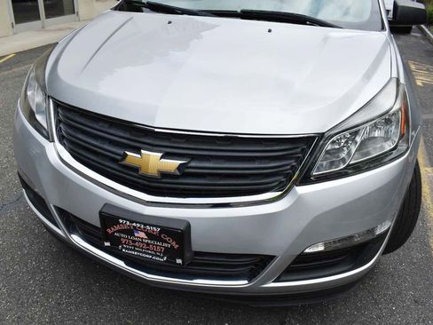 Used 2017 Chevrolet Traverse LS FWD image 58