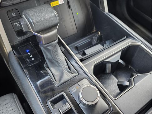 Used 2023 Toyota Tundra Limited AWD/4WD image 18