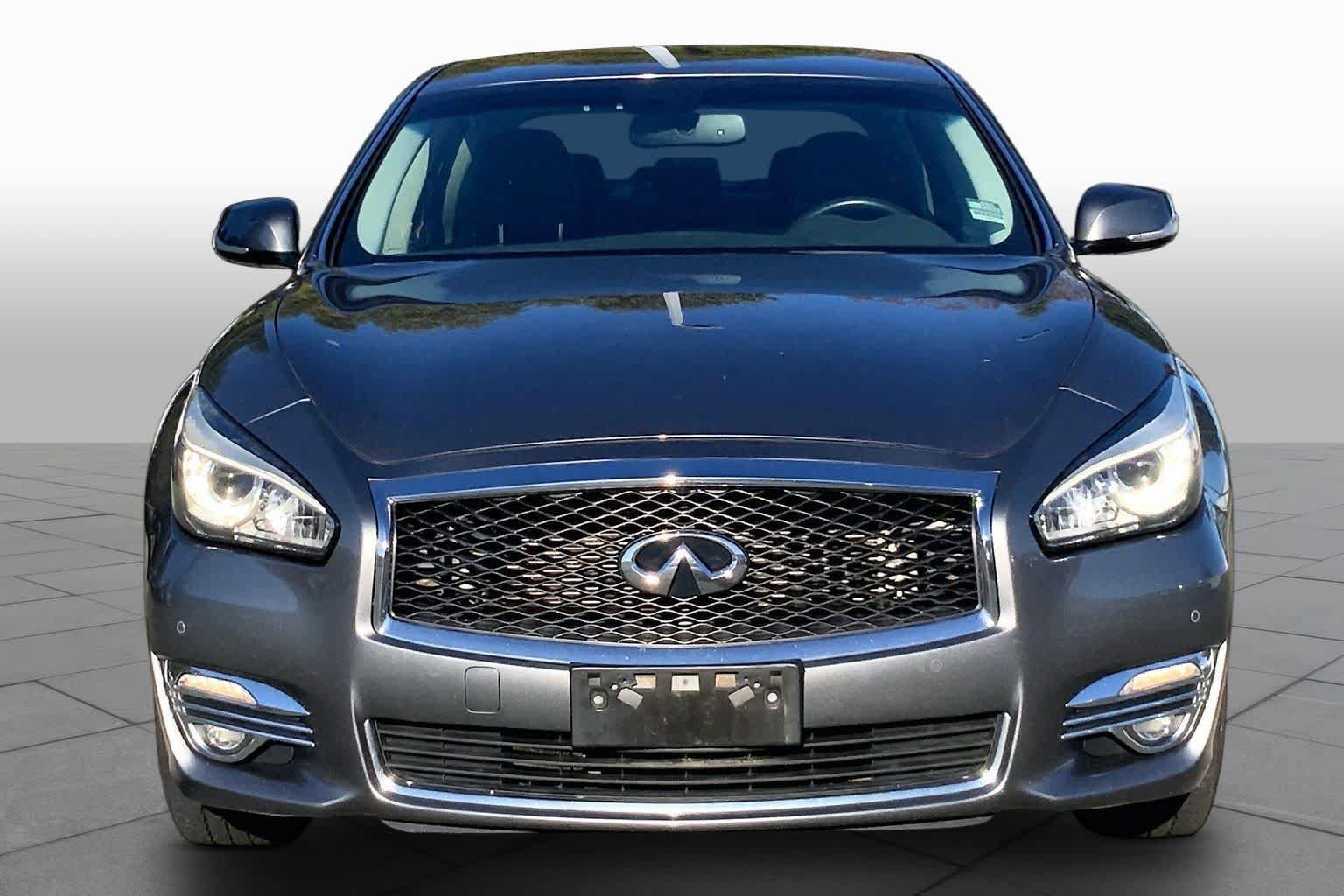 Used 2019 INFINITI Q70 L 3.7 AWD/4WD image 4