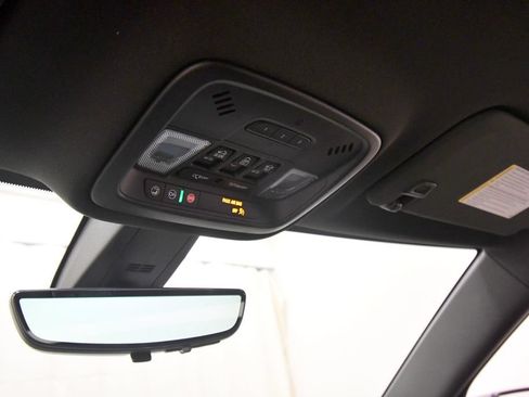 Used 2023 Chevrolet Traverse RS AWD/4WD image 31