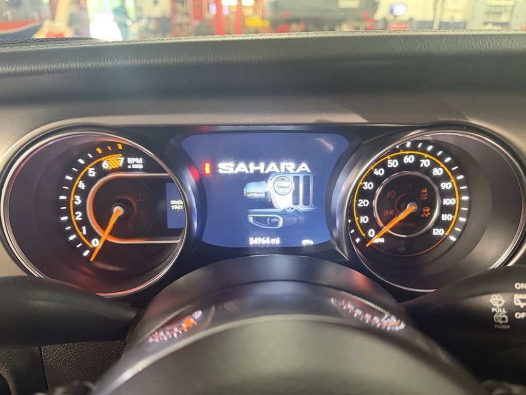 Used 2022 Jeep Wrangler Unlimited Sahara w/ LED Lighting Group AWD/4WD image 36